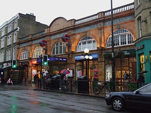 Earl's Court station